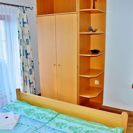 Astoria オーバーアウ